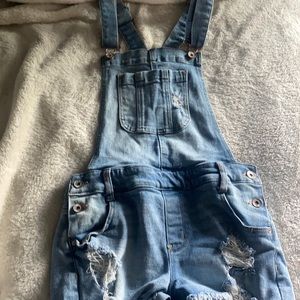 Overall shorts